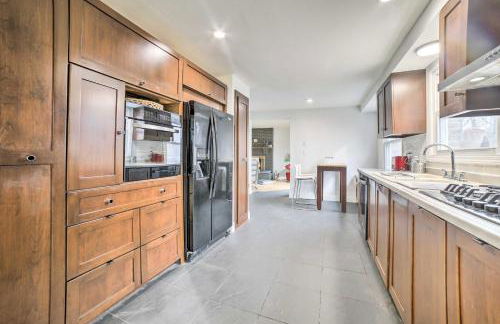 15 Mi to Pittsburgh WFH-Friendly Home with Deck - Foto 12