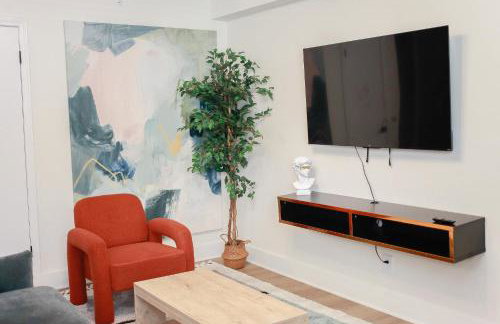 Sojourn's Harborage Jellyfish Suite Near Beach - Photo 25