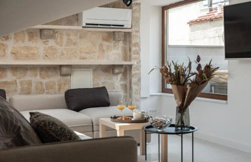 Charming stone apartment with jacuzzi in center of Omiš - Foto 48