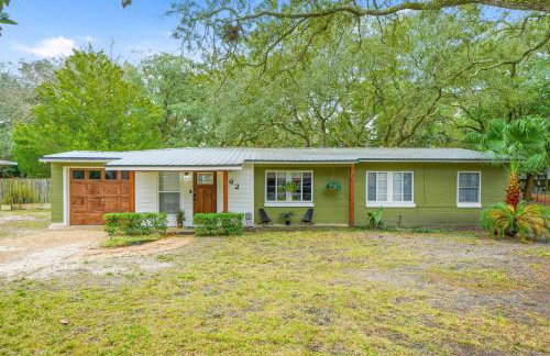 Coastal Home Family Friendly 2 Miles to Beach - Foto 9