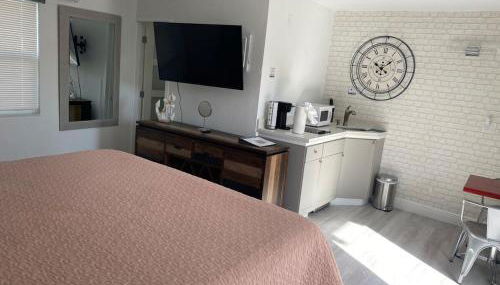 2 min walk to the Beach- Renovated King Studio #2 - Foto 4