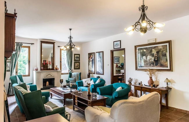 Remarkable 5-bed Villa in Miliou Village Paphos - Foto 12