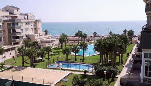 Apartamento primera linea de Playa Climatizado Internet - Foto 2