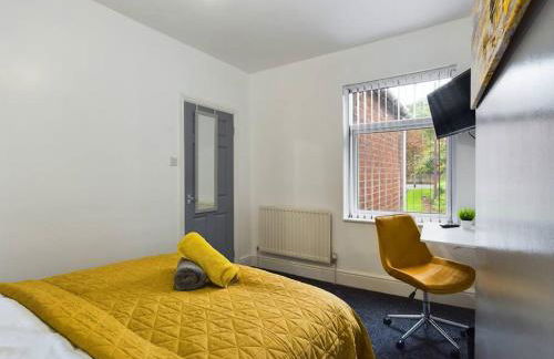 Cliff House By RMR Accommodations - NEW - Sleeps 8 - Modern - Parking - Foto 14