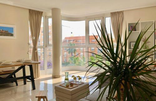Apartamento 110m - Vistas Rambla - AC - WiFi - Parking - Centro - Foto 2