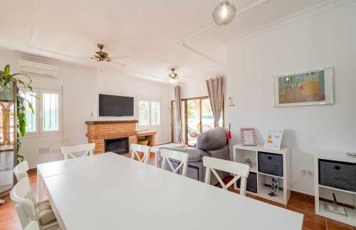 Villa Blanca Málaga - Private Villa - Heated Pool - Photo 16