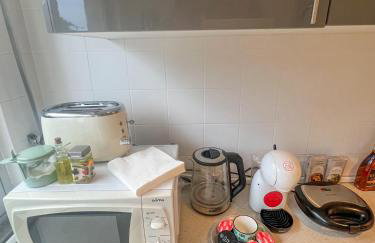 2BR Estoril Apartment - Near Estoril Beach & Cascais - Sleeps 4 - Photo 12