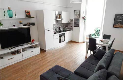 Al mare da Alfred and Cate - Ampio appartamento a due passi dal Centro Storico e dalla Stazione con AC - Foto 4