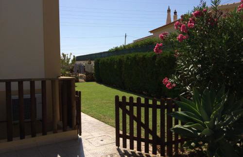 VILLA EBER - independent 1 & 2 bedroom apartments, pool, air con, fast Wi-Fi, near old town of Albufeira and beaches - Foto 44