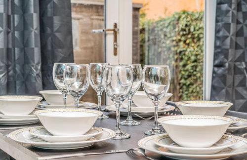 Spacious 5BR House 3 Bathrooms ideal for CONTRACTORS free PARKING - Photo 32