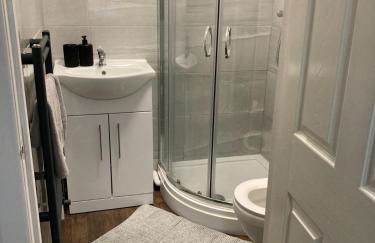 Studio Flat in Walsall with Option of Large Garden for Events - Foto 13