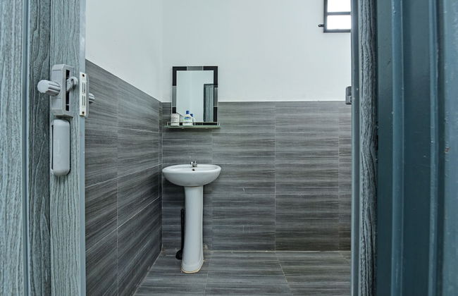 OYO HOME 90682 Liliz Mambang Farmstay - Foto 16