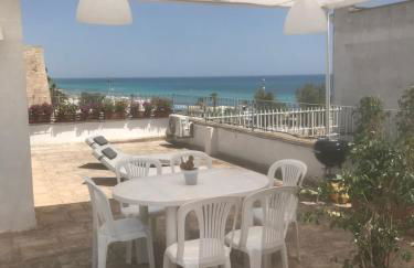 A 100metri dal mare difronte alla torre saracena. - Foto 3