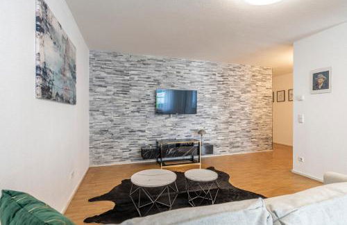EXQUIS 2BR Design Apartment LOUIS I Parking I Balcony I Mercedes-Benz I Family-friendly - Foto 3