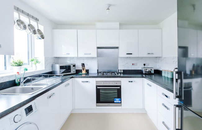 4 Bedroom 3 Bathroom Contractor Home MCR - Foto 11