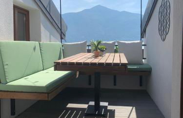 Bella Camelia - Lago di Como - Foto 1