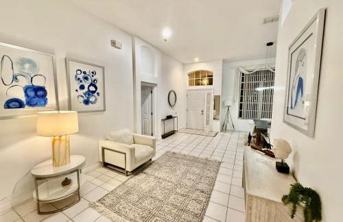 Grand Luxury 4BR Pool Home Near Disney Parks - Foto 14