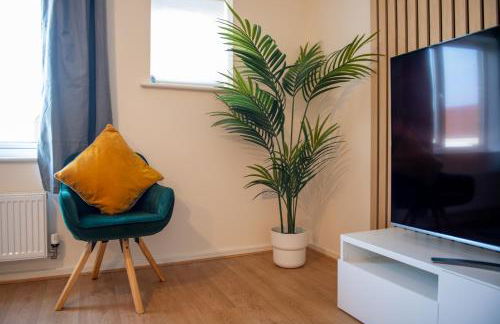 Cosy townhouse, new build, 5 bedrooms, Sleeps 8, Free Parking - Foto 6