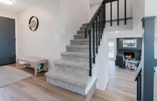 Lakefront Retreat with Views and Decks and Fire Pit - Foto 29