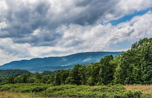 Cozy cabin w hot tub, deck & BBQ - Foto 28
