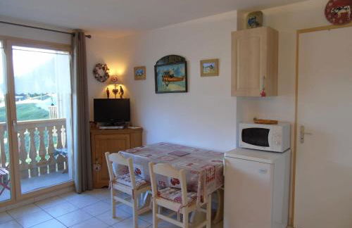 Studio + cabine à Valfréjus - 4 pers, balcon, proche remontées et commerces, draps inclus - FR-1-561-7 - Foto 2