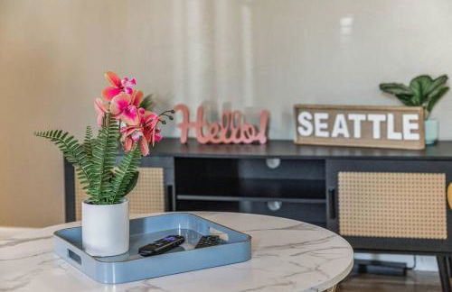 Vibrant 2bed Condo - Stroll to SEA Space Needle - Foto 22