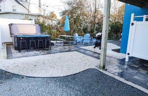 Beach gem! Hot Tub/EV/2bd/3.7mi beach/.5mi outlets - Foto 17