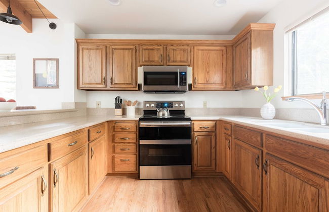 Wolfe by Avantstay 5mins Northstar! w/ Hot Tub, Fireplace, 2 Private Decks! - Foto 12