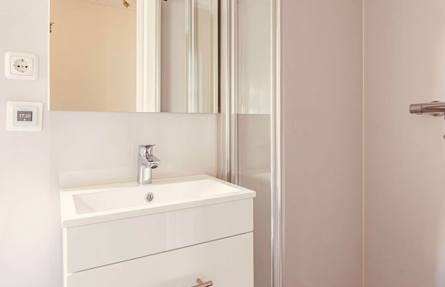 Holiday Home With Terrace in Giethoorn - Photo 5