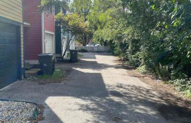 6BR Downtown Side-by-Side Townhomes 2 Garages - Foto 27