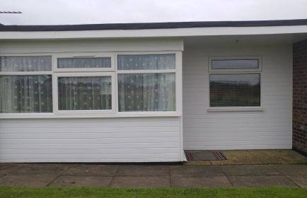 alicias chalets ,free WIFI & swimming pool passes - Foto 2