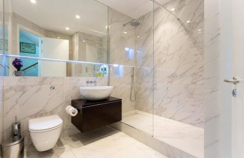 Classy 5BR Roof Terraced Fully AC Kensington House - Foto 44