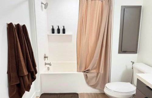 Modern Oasis 10 Min from Disneyland With Pool & GYM - Foto 8