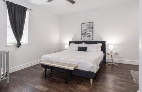 Ann Avenue Modern 3BR Home, Near Downtown with Free Parking - Photo 22