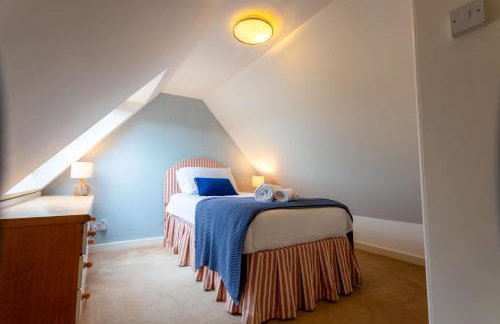 Cosy 4-Bed Cottage in Kirk Yetholm by MCPI Hosting, Perfect for Families & Holidaymakers - Foto 4