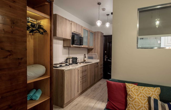 Xuru Stays I Jacuzzi Studio @ The Pyramids Free Airport Pickup - Foto 17