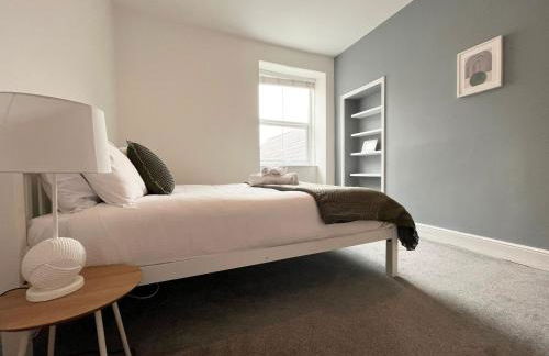 Spacious Home Near Seafront & Train Station 5 Bed Sleeps 10- Central Penzance - Foto 23