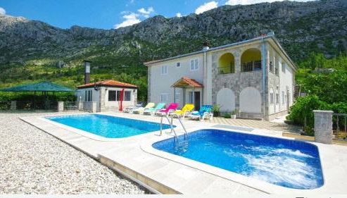 Vila Nova with private heating pool and jacuzzi - Foto 2