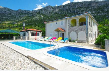 Vila Nova with private heating pool and jacuzzi - Foto 2