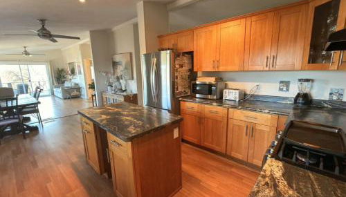 Lake View Home Community Pool in Riviera Heights - Foto 2