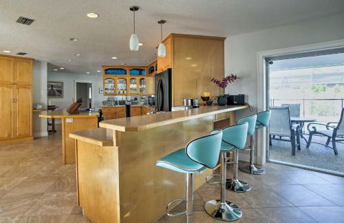 Riviera Beach Home with Pool - Walk to Beaches! - Foto 6