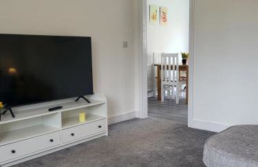 Modern 3-Bed House in Rotherham, WiFi, Garden & Free Parking - Foto 13