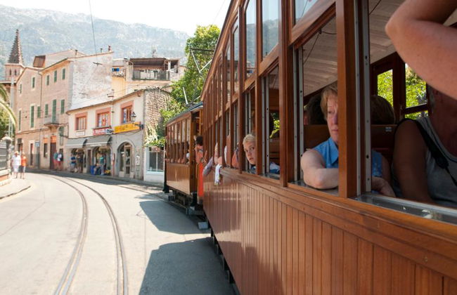 Tour da Ilha: Sa Calobra para Port de Soller de barco, Soller de bonde e Palma de trem vintage - Foto 15