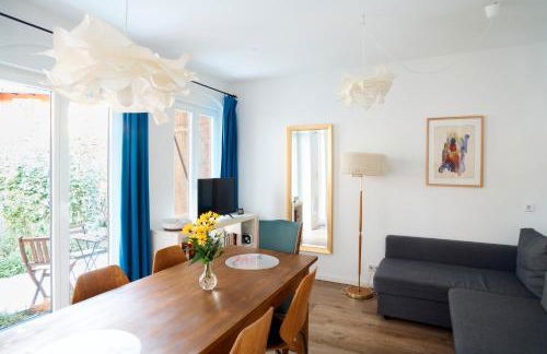 Beautiful Backyard Remise - Photo 6