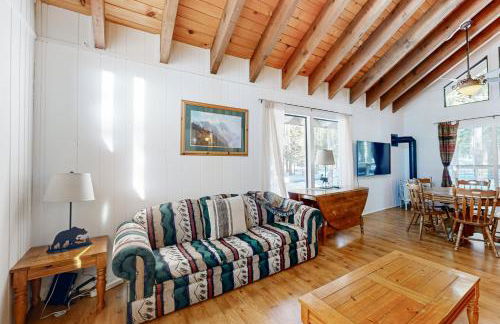 Less Than 2 Mi to Tahoe Donner Ski Resort Serene Retreat - Foto 2