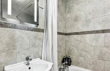 3 bed home in Tonypandy with Balcony View Room - Foto 22