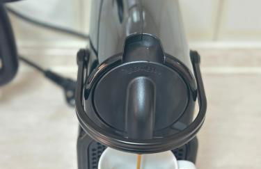 Mamour Apartments, Near Tram & 8' to Beach, Queen Bed Comfort - Foto 14