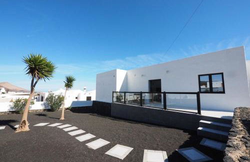 Private apartment with mountain and sea views, La Asomada, Lanzarote - Foto 1