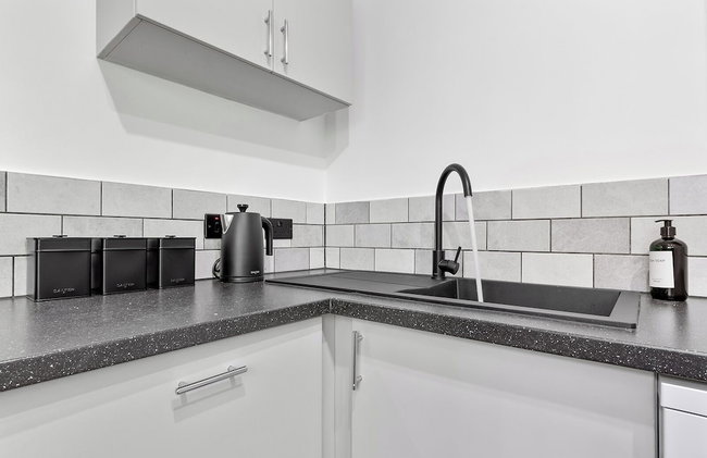 2BR Flat, Free Parking, Close to Airport & Centre - Foto 55