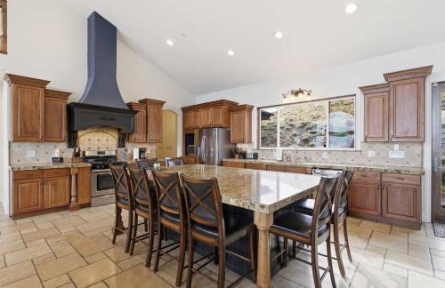 Private Family Home with Hot Tub - Foto 10